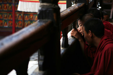 Jian Luo photograph from Tibet Deep Red Series